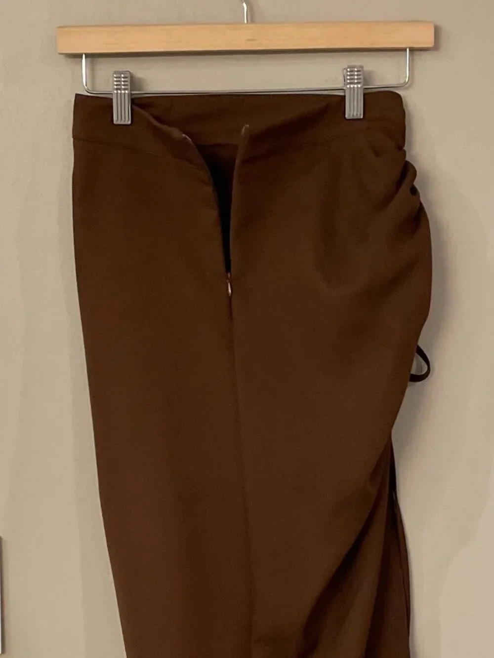 Pretty Little Thing Woven Ruched Front Side-Slit Midi Skirt (Chocolate Brown)